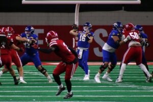 Coyotes take down Jackrabbits in Vermillion, 24-17
