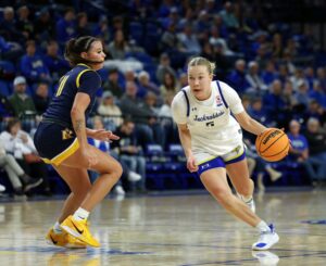 Jackrabbits run away from Racers, 91-60