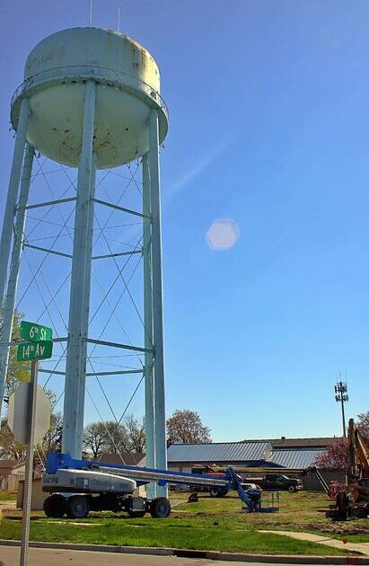 Water tower tear down nears in Brookings
